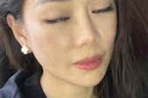 泪洒直播间！章若楠演《难哄》身价涨 与白敬亭绯闻避提剧名